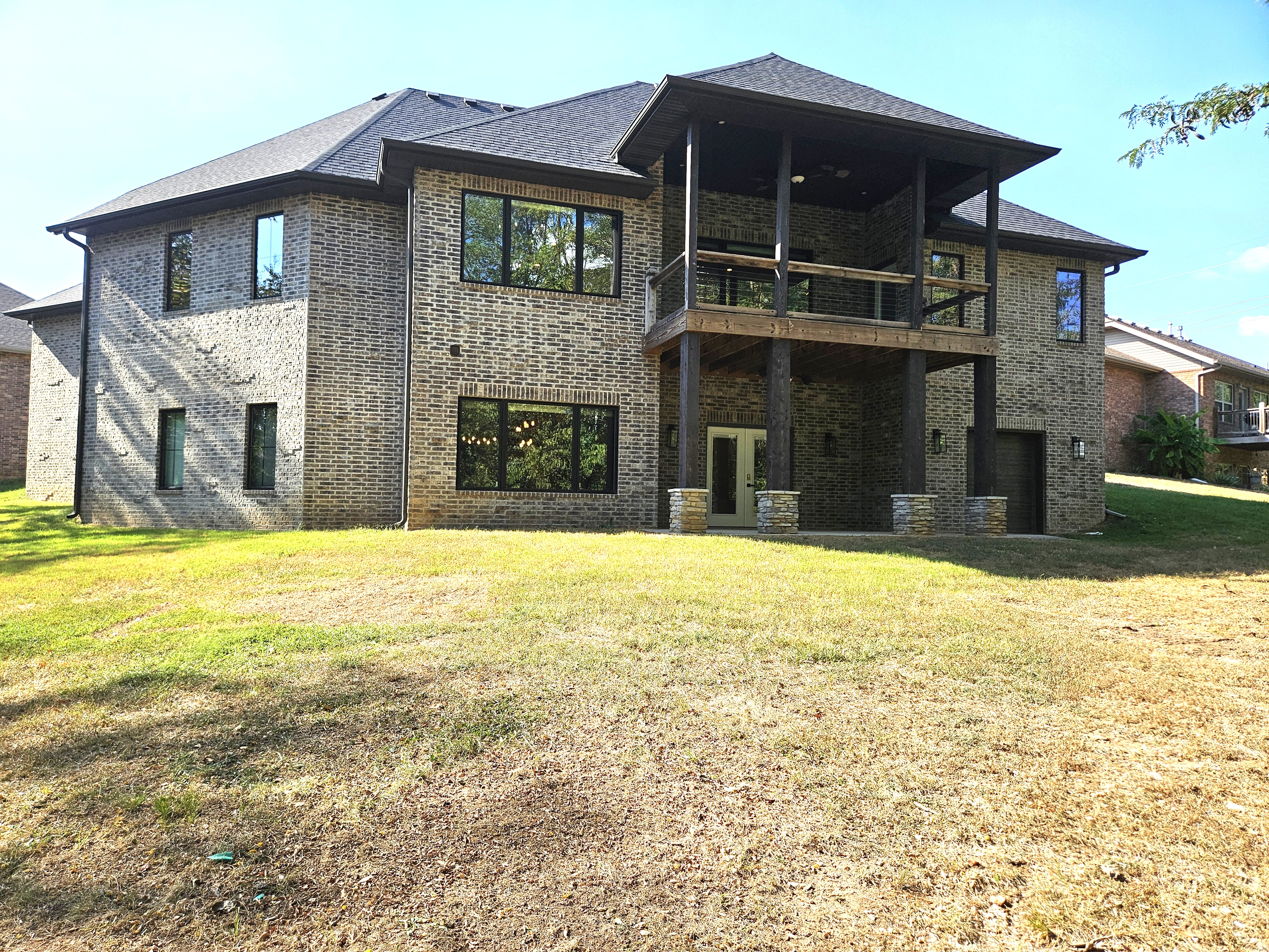 SPRINGFIELD, Missouri, 65804, United States, 4 Bedrooms Bedrooms, ,4 BathroomsBathrooms,Residential,For Sale,1996433