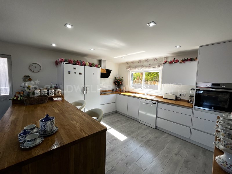 Pontevedra, Vigo, Comesa?a - Matam?, Matam? Pontev, Vigo, Galicia, ES, 4 Bedrooms Bedrooms, ,3 BathroomsBathrooms,Residential,For Sale,Pontevedra, Vigo, Comesa?a - Matam?, Matam? Pontev,1599052