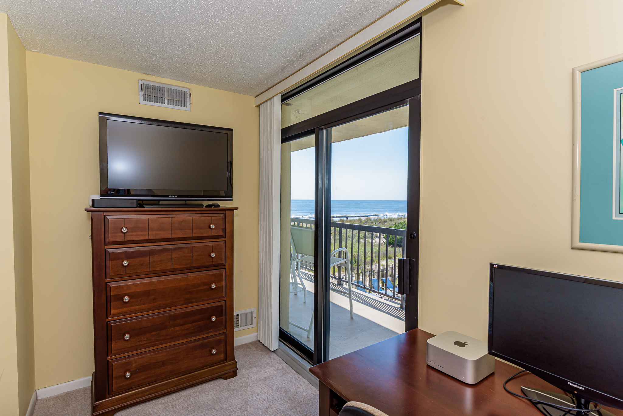 Ocean City, Maryland, 21842, United States, 3 Bedrooms Bedrooms, ,2 BathroomsBathrooms,Residential,For Sale,1929100