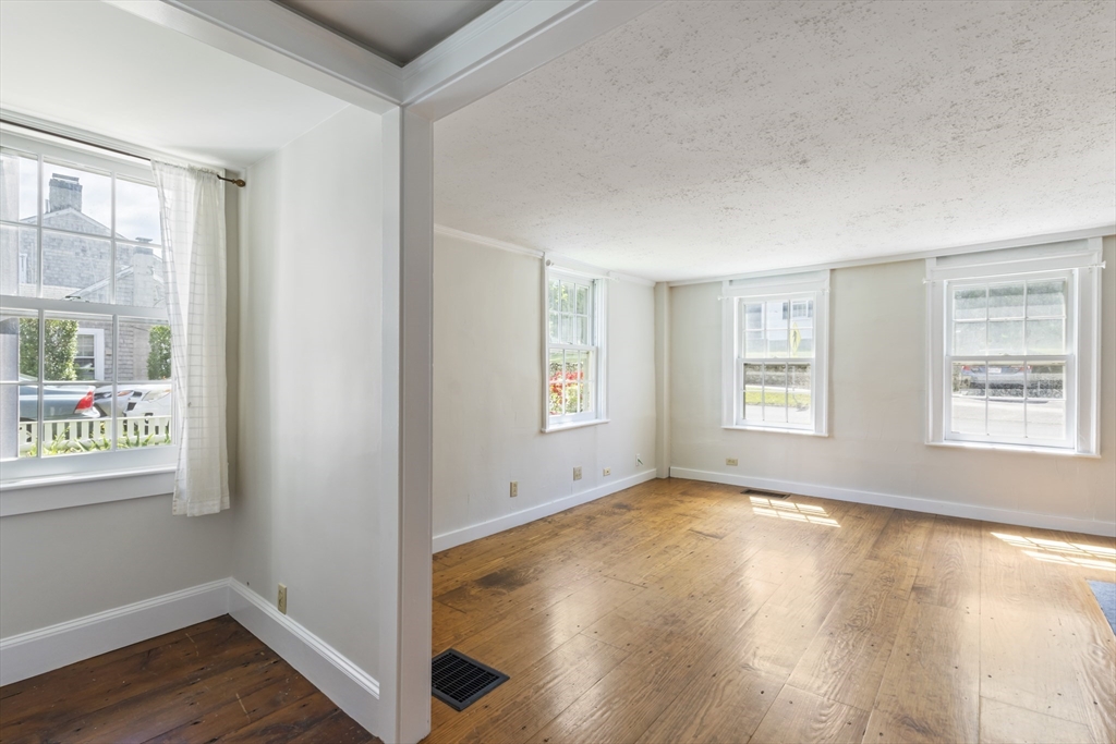 Hingham, Massachusetts, 02043, United States, 4 Bedrooms Bedrooms, ,3 BathroomsBathrooms,Residential,For Sale,1881278