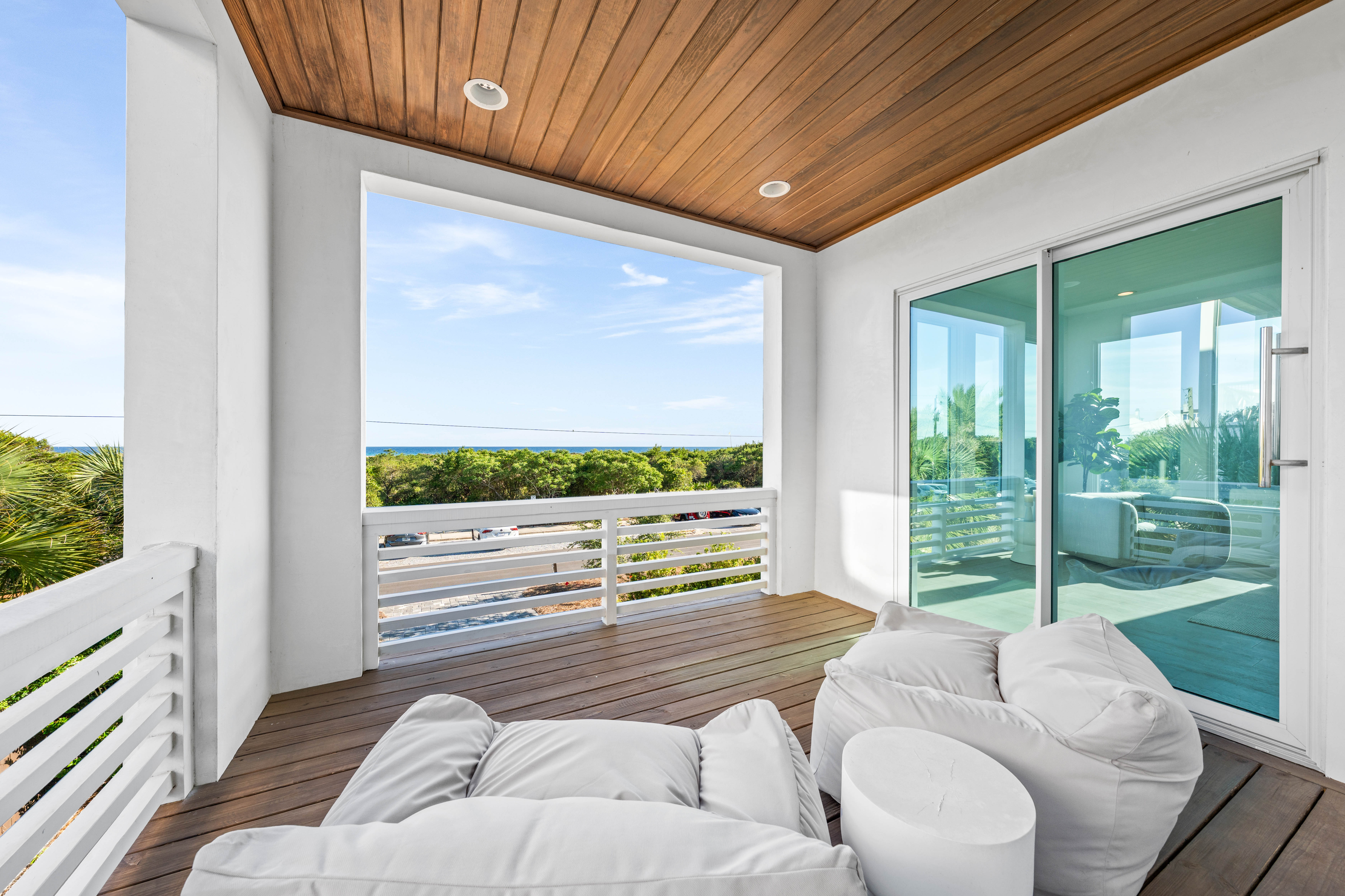  Modern Coastal Elegance with Rooftop Pool & Sweeping Gulf Views - 物件實景