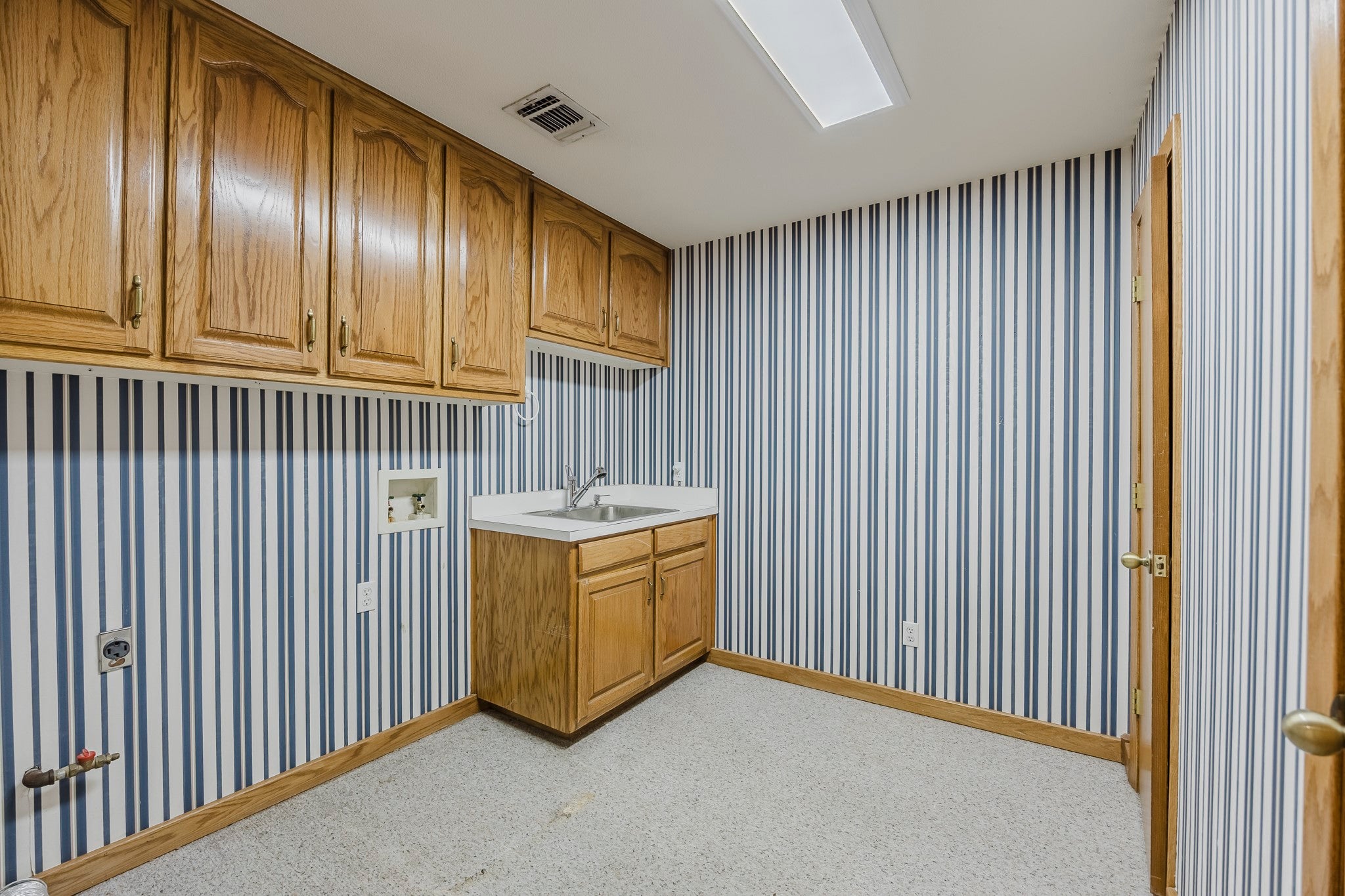 Fort Worth, Texas, 76179, United States, 4 Bedrooms Bedrooms, ,3 BathroomsBathrooms,Residential,For Sale,1981594