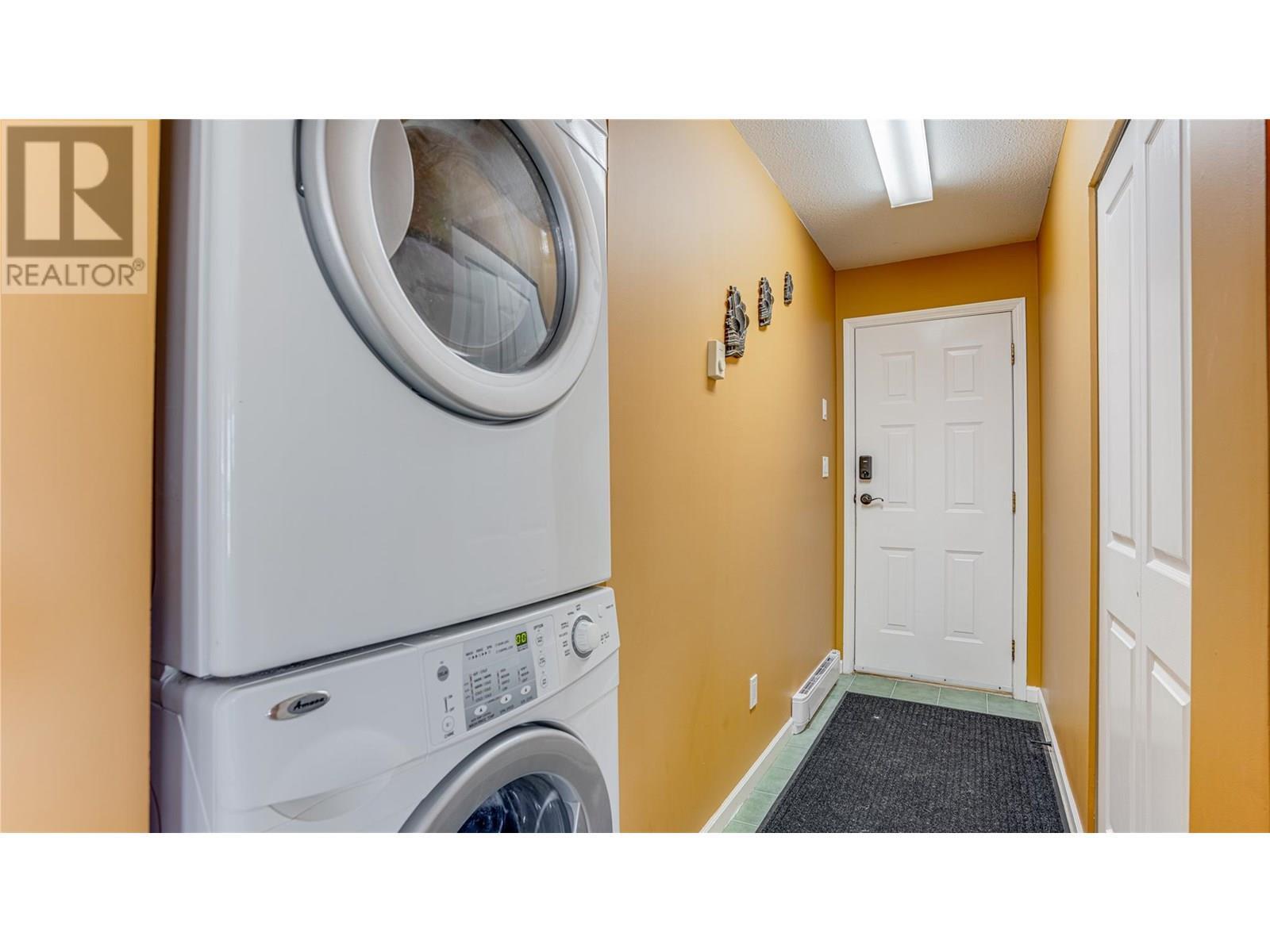 KELOWNA, British Columbia, V1Z 3W5, CA, 2 Bedrooms Bedrooms, ,2 BathroomsBathrooms,Residential,For Sale,1897605