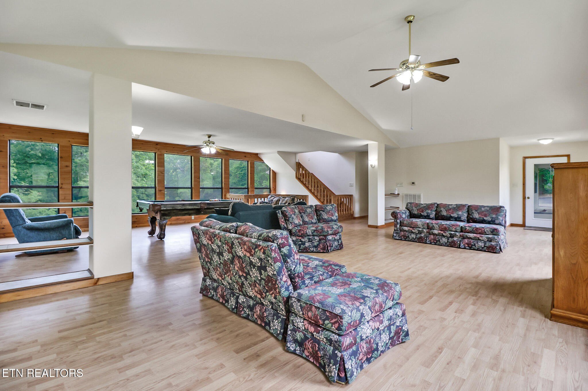 Crossville, Tennessee, 38571, United States, 3 Bedrooms Bedrooms, ,4 BathroomsBathrooms,Residential,For Sale,1979710