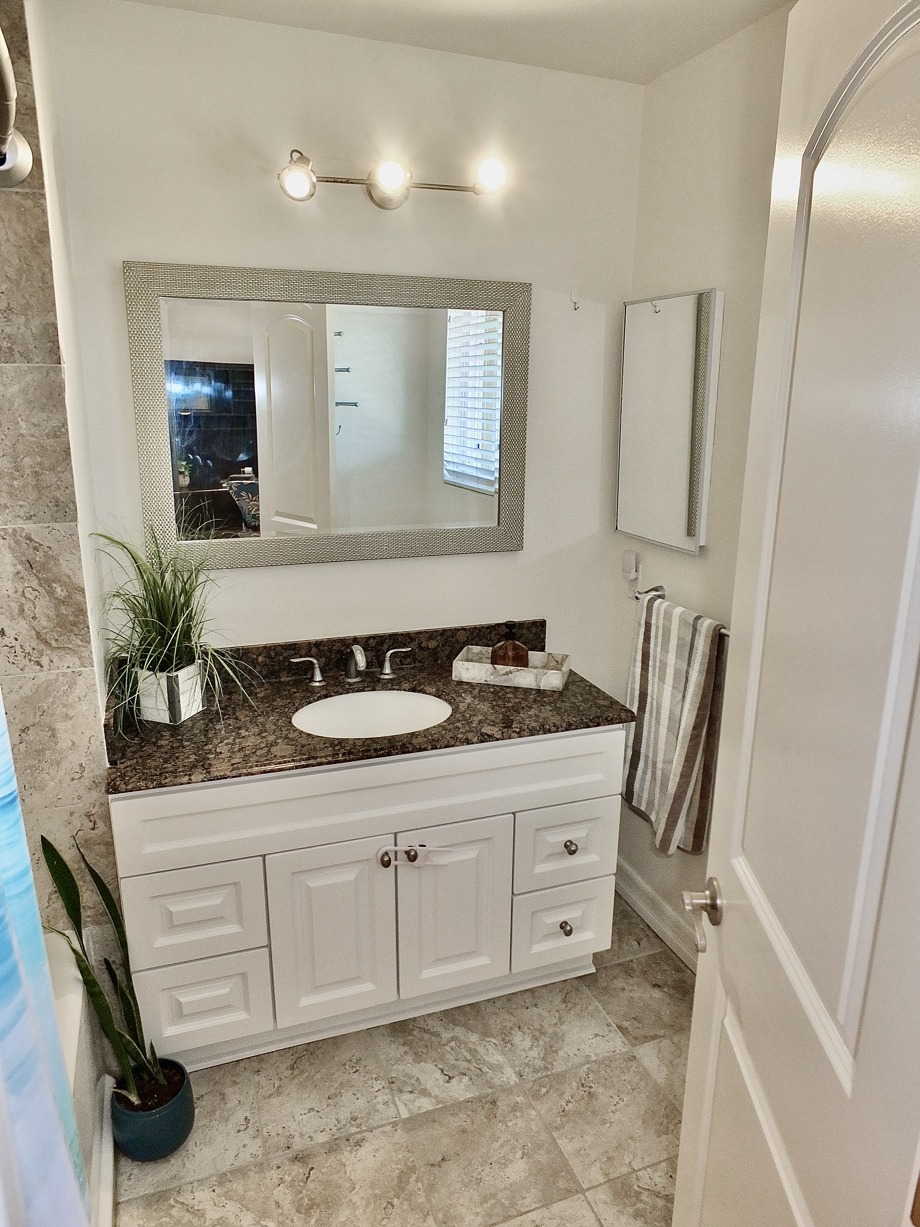 Gardena, California, 90247, United States, 2 Bedrooms Bedrooms, ,3 BathroomsBathrooms,Residential,For Sale,1905647