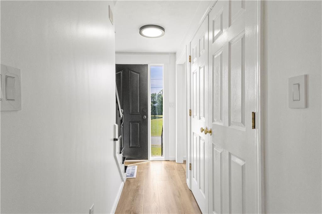 Bellingham, Massachusetts, 02019, United States, 3 Bedrooms Bedrooms, ,3 BathroomsBathrooms,Residential,For Sale,1916234