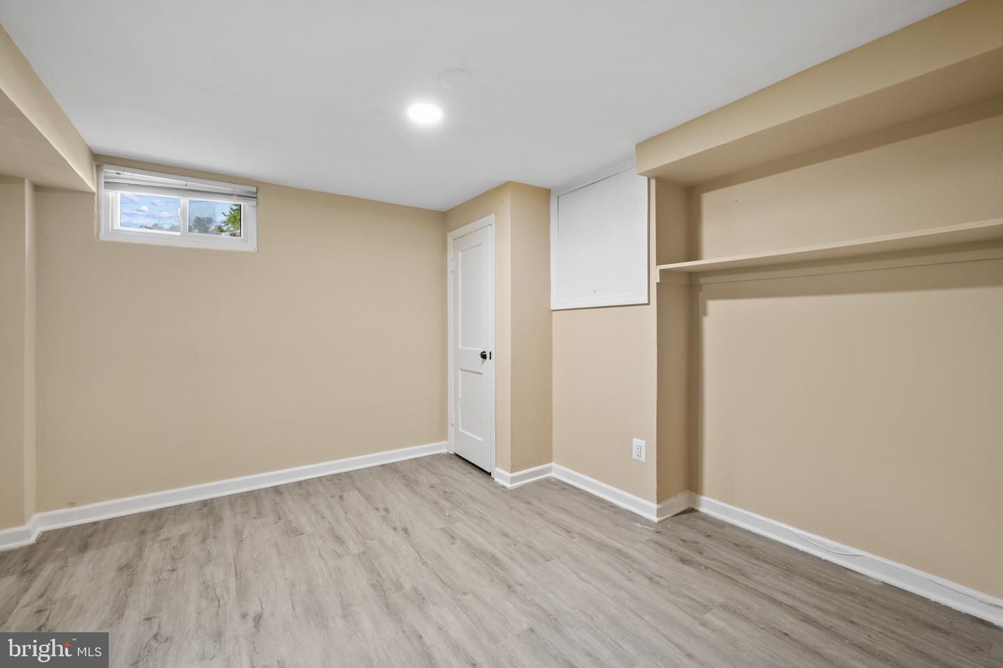 Silver Spring, Maryland, 20902, United States, 4 Bedrooms Bedrooms, ,3 BathroomsBathrooms,Residential,For Sale,1933511