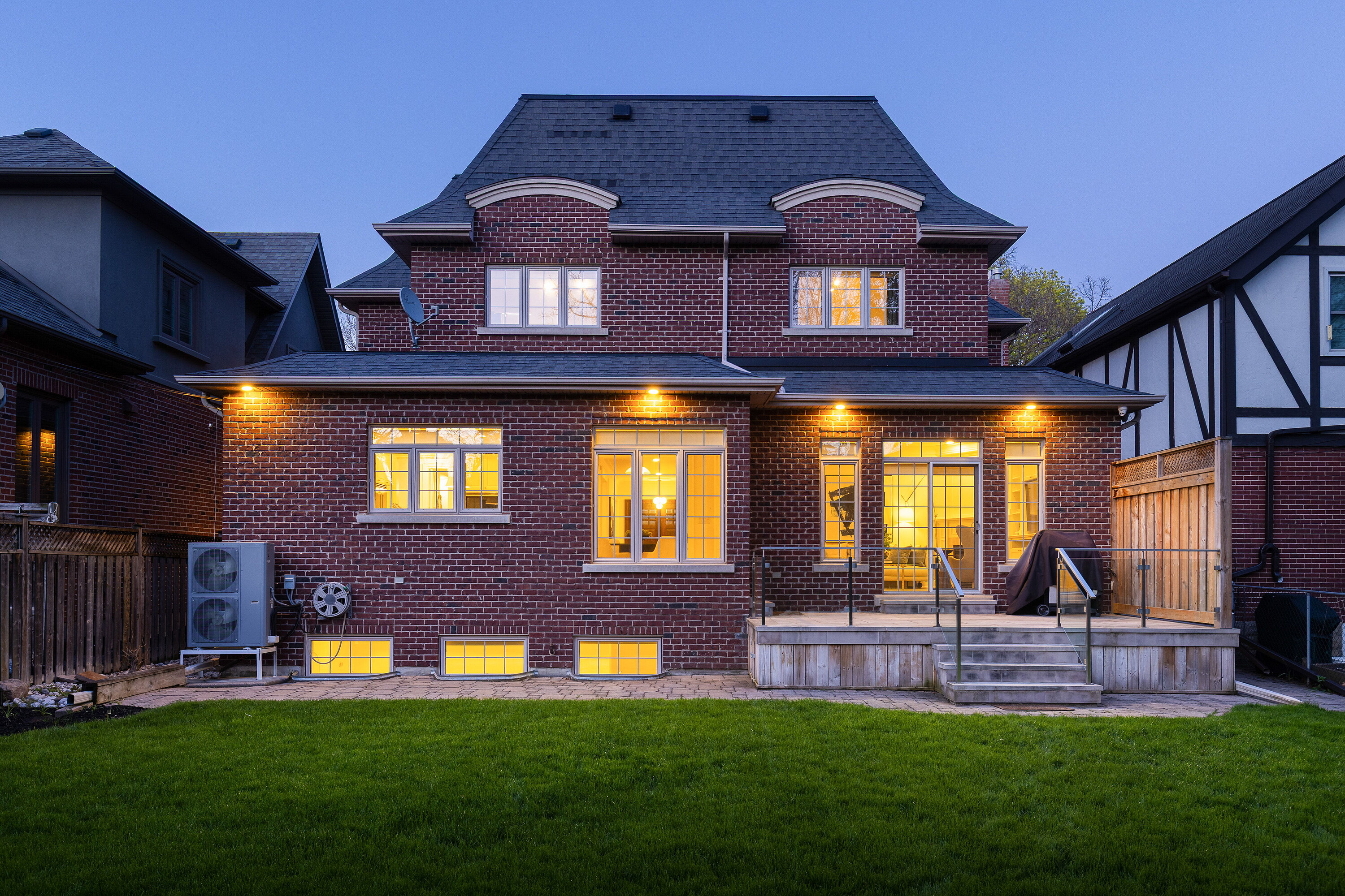  Custom-Built Residence - 物件實景