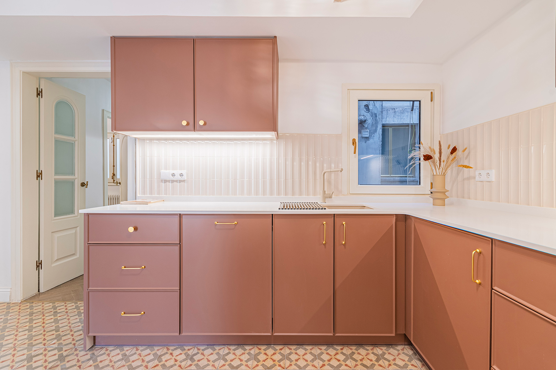  Elegant Three-Bedroom Flat with Terrace Next to Plaça Catalunya - 物件實景