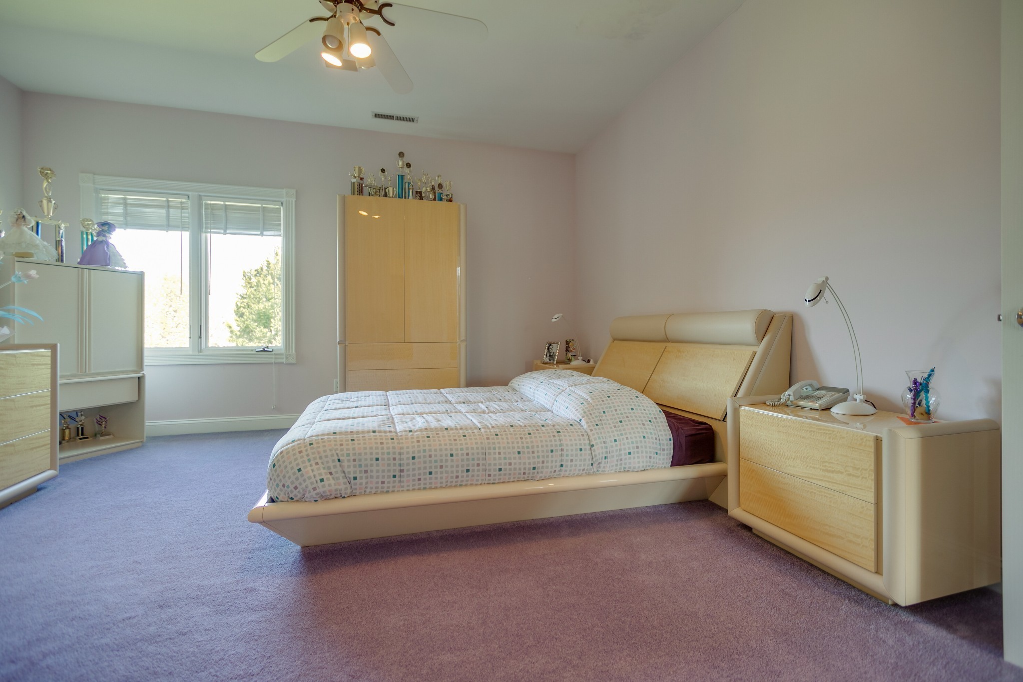 Lawrenceburg, Tennessee, 38464, United States, 4 Bedrooms Bedrooms, ,5 BathroomsBathrooms,Residential,For Sale,1925440