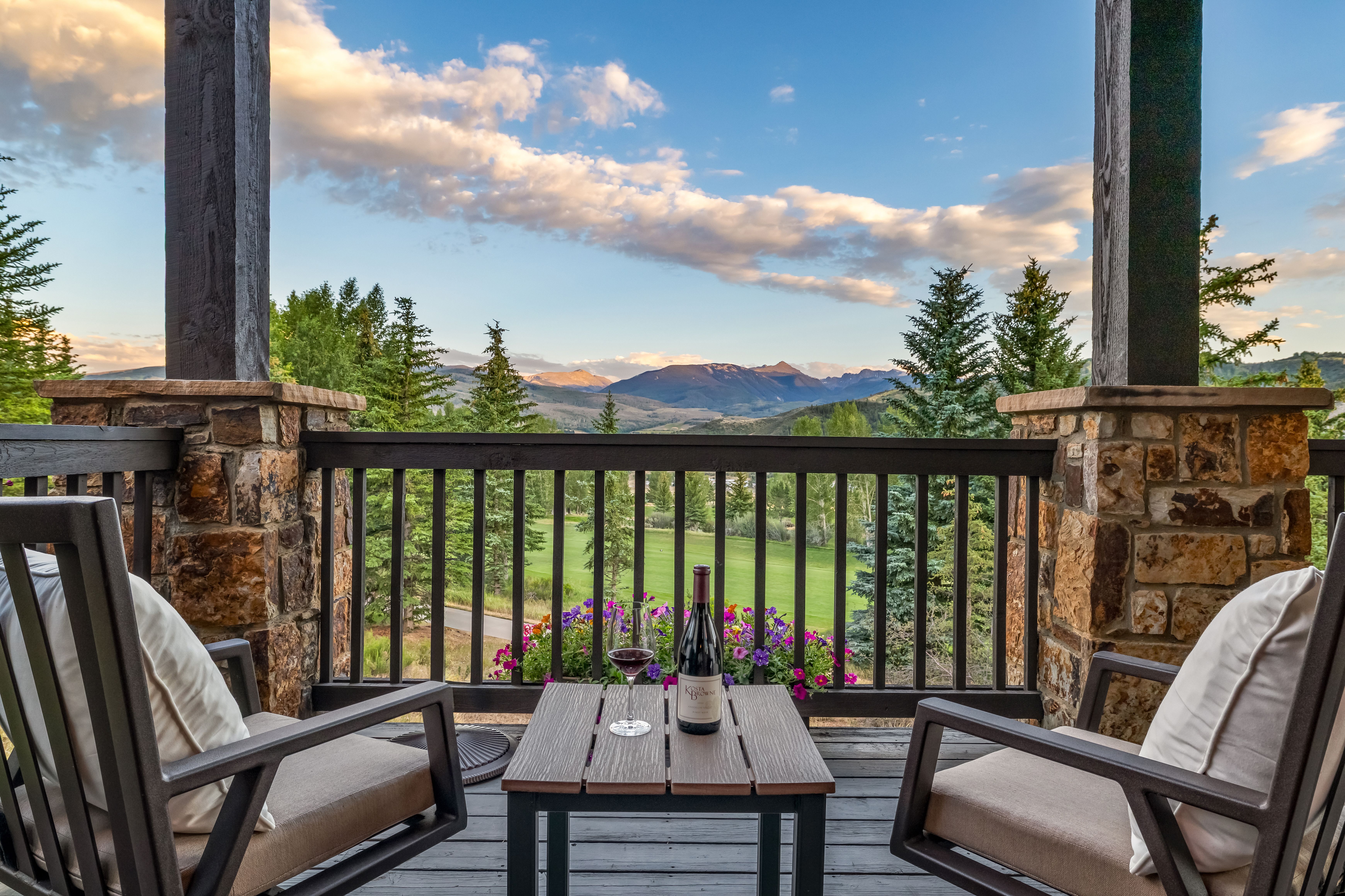  Tucked Within the Gates of Cordillera Valley Club - 物件實景