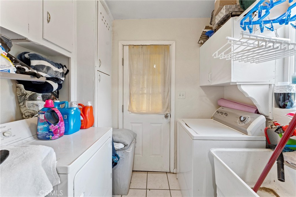Compton, California, 90220, United States, ,Residential,For Sale,1842717