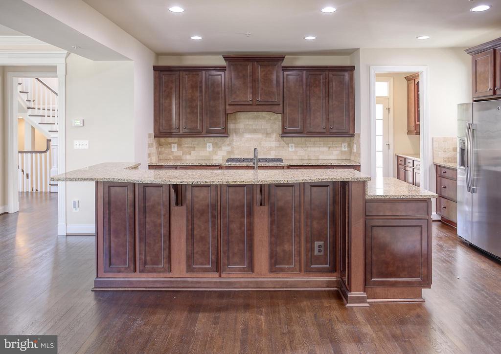 Silver Spring, Maryland, 20906, United States, 4 Bedrooms Bedrooms, ,5 BathroomsBathrooms,Residential,For Sale,1900768
