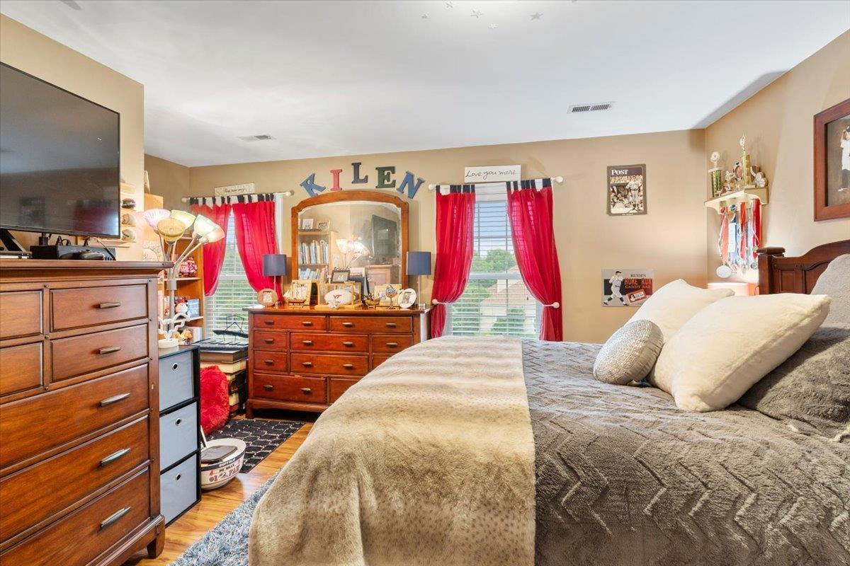 Blacksburg, Virginia, 24060, United States, 5 Bedrooms Bedrooms, ,4 BathroomsBathrooms,Residential,For Sale,1828215