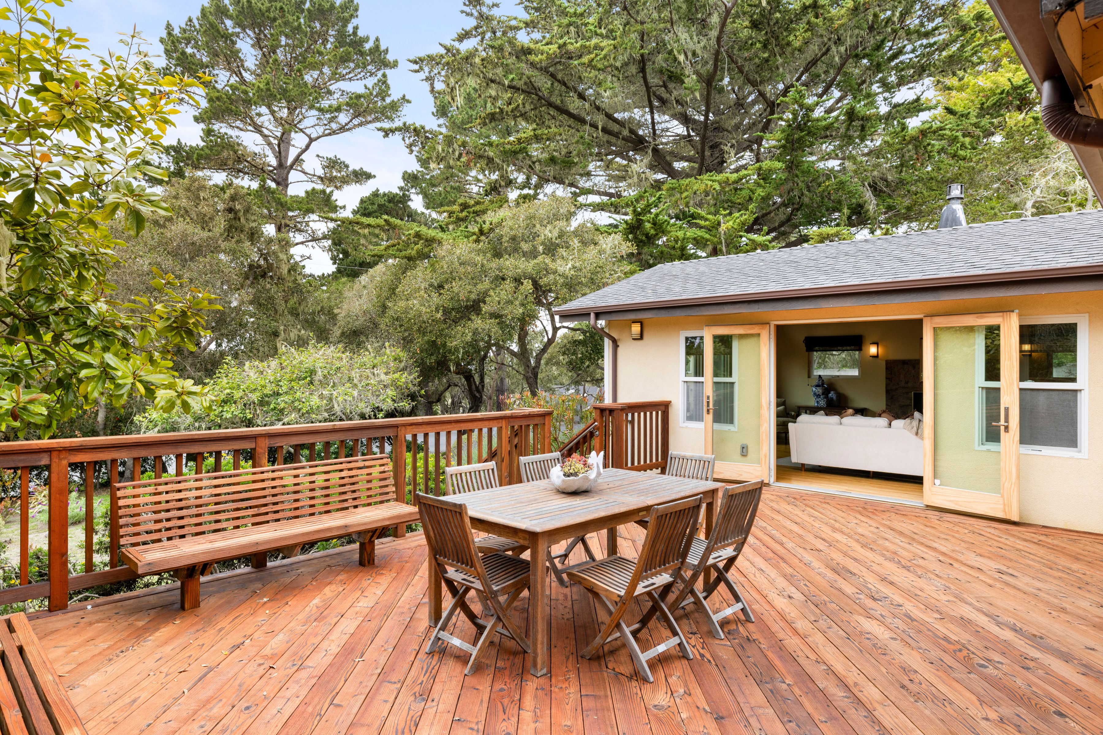  3113 Sloat Road - 物件實景