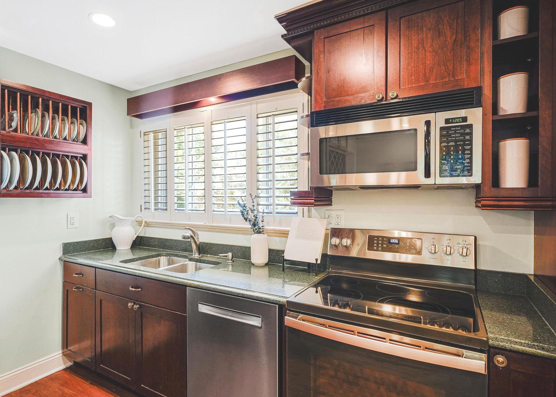  8601 Mount Zephyr Drive, Alexandria, VA, 22309 - 物件實景