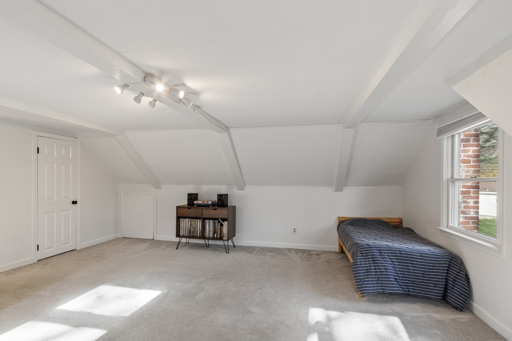 Hamilton, Massachusetts, 01982, United States, 4 Bedrooms Bedrooms, ,2 BathroomsBathrooms,Residential,For Sale,1989221