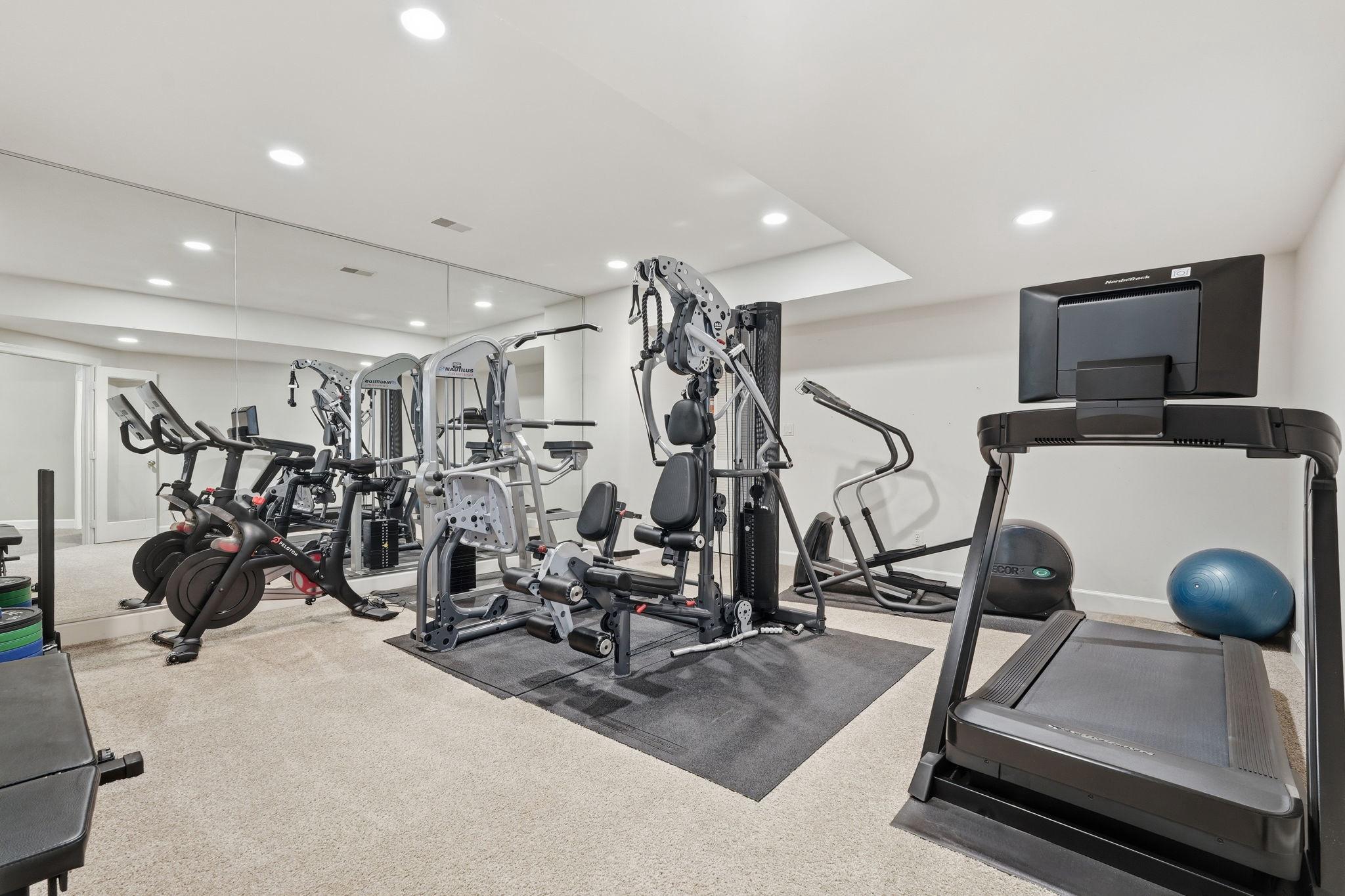  7818 Crownhurst Court, Mclean, VA, 22102 - 物件實景