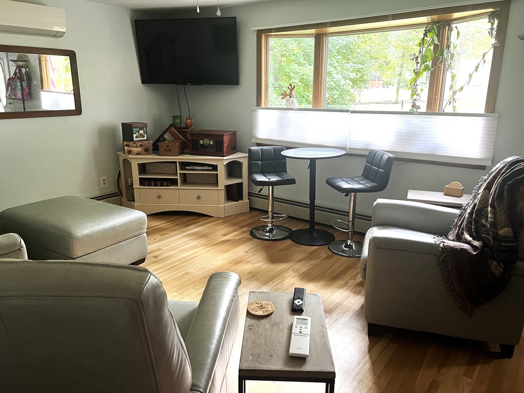 Windham, New Hampshire, 03087, United States, 3 Bedrooms Bedrooms, ,2 BathroomsBathrooms,Residential,For Sale,1939744