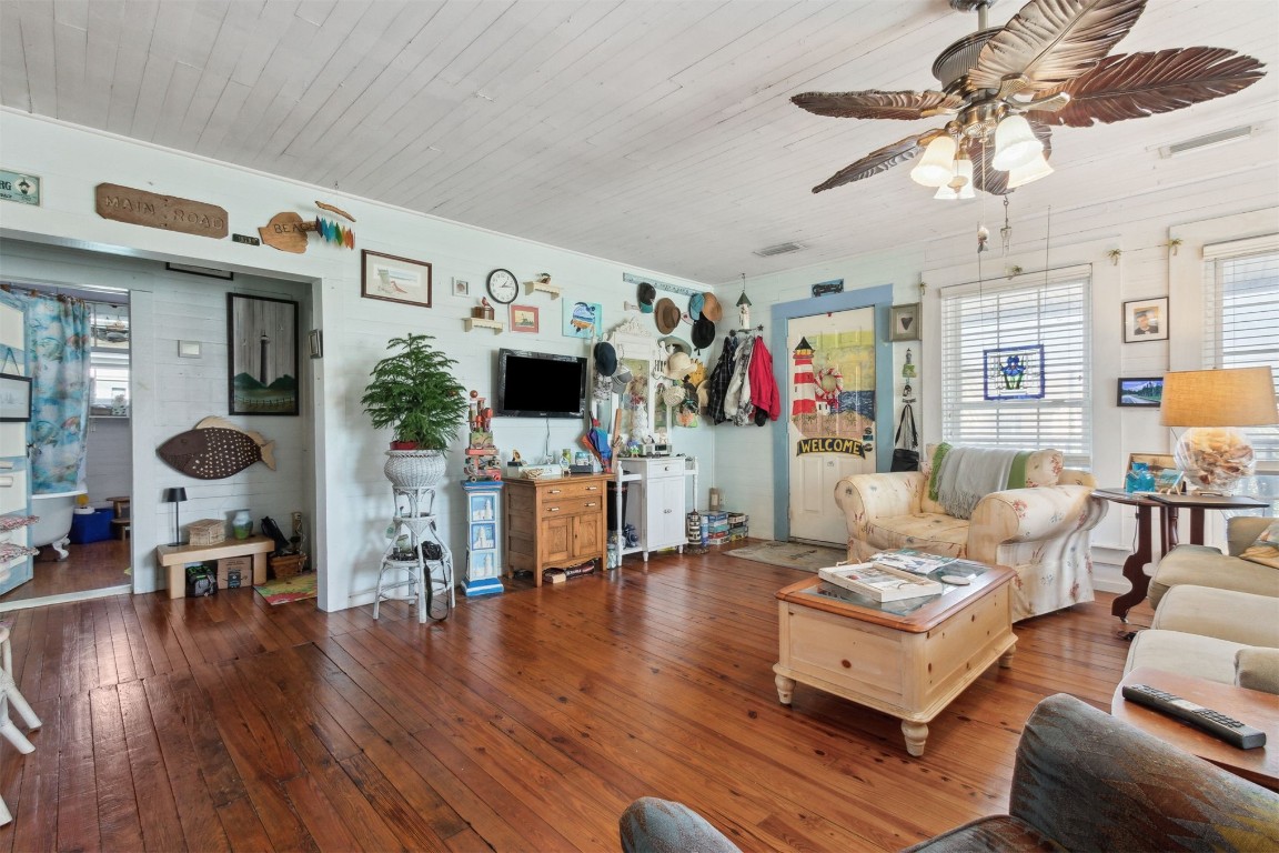 Fernandina Beach, Florida, 32034, United States, 4 Bedrooms Bedrooms, ,2 BathroomsBathrooms,Residential,For Sale,1721923