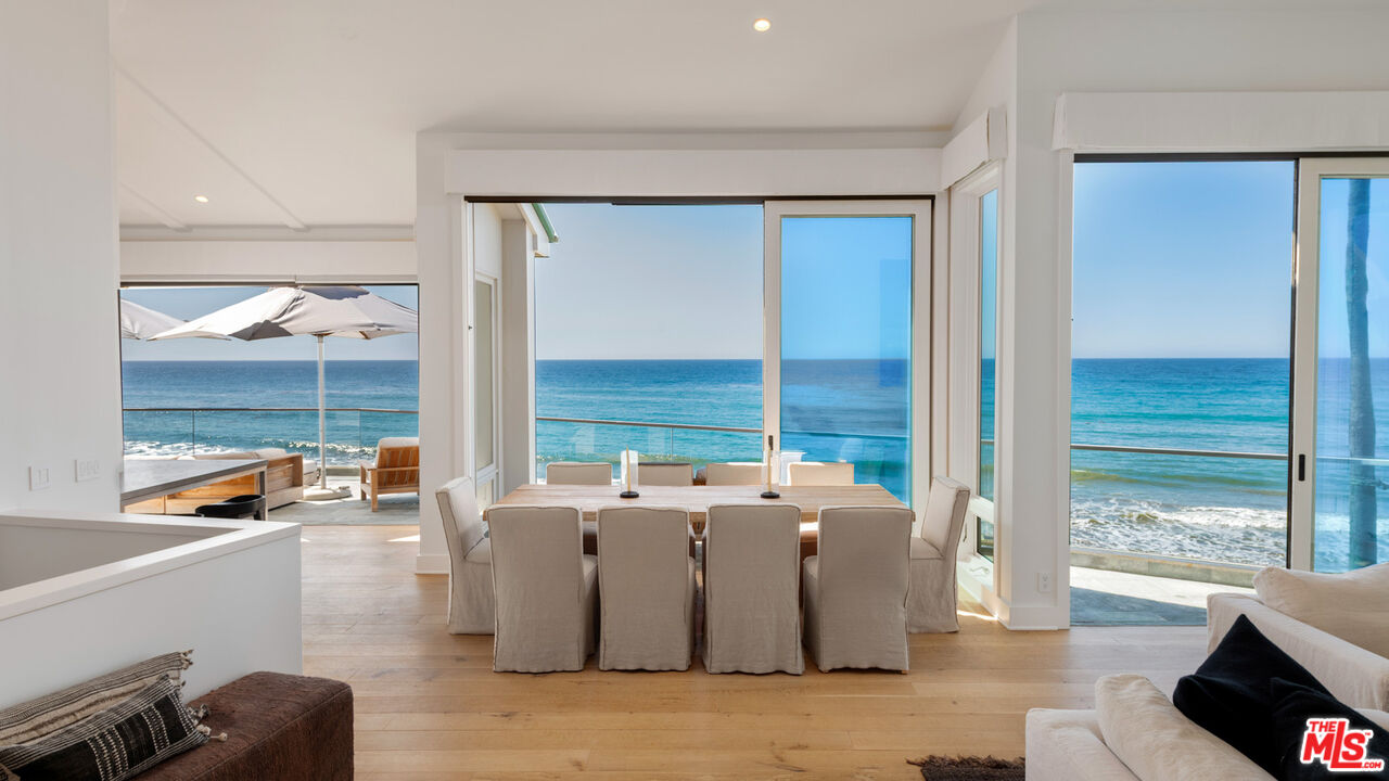 Malibu, California, 90265, United States, 4 Bedrooms Bedrooms, ,5 BathroomsBathrooms,Residential,For Sale,1897741