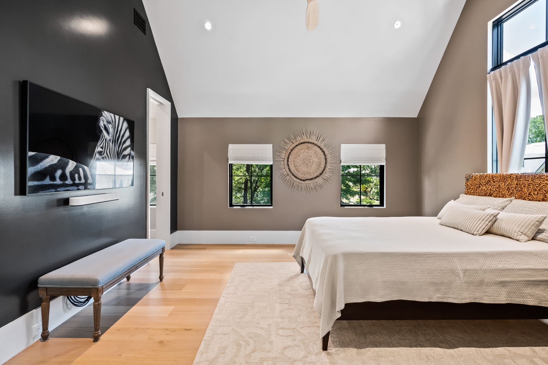  700 Stucco Lane, Mount Pleasant - 物件實景