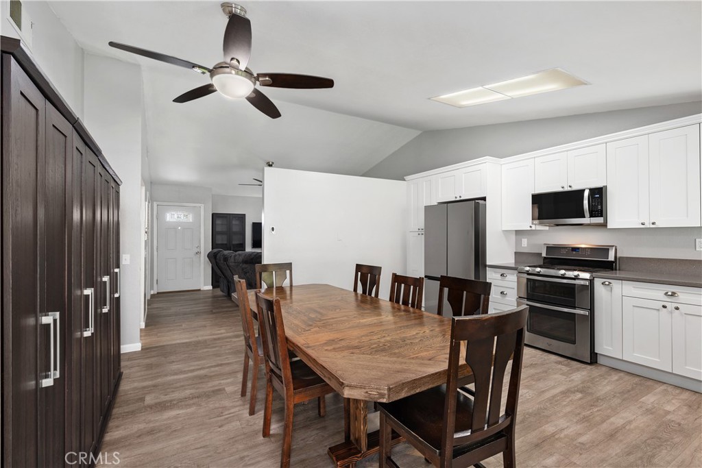 Castaic, California, 91384, United States, 4 Bedrooms Bedrooms, ,2 BathroomsBathrooms,Residential,For Sale,1896479