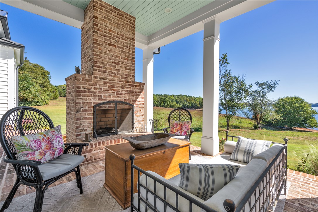 Townville, South Carolina, 29689, United States, 7 Bedrooms Bedrooms, ,7 BathroomsBathrooms,Residential,For Sale,1995643