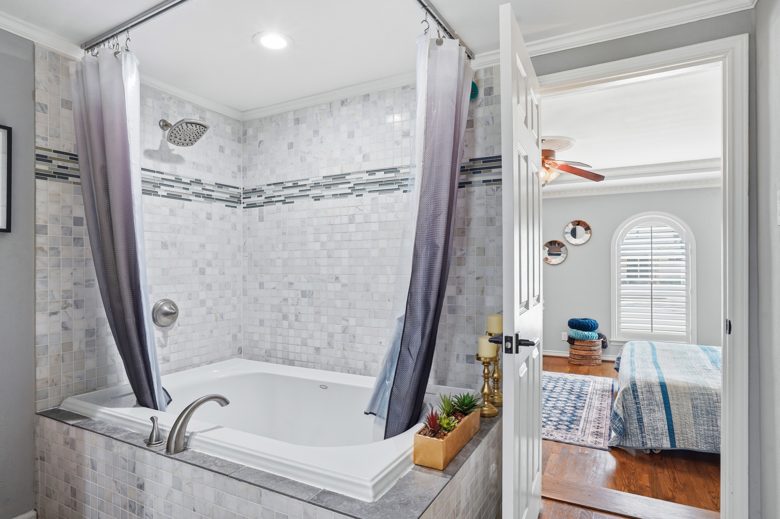  9683 Whitehurst Drive - 物件實景