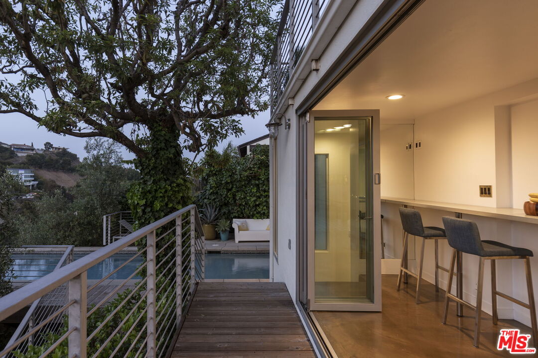 Los Angeles, California, 90068, United States, 3 Bedrooms Bedrooms, ,4 BathroomsBathrooms,Residential,For Sale,1839885