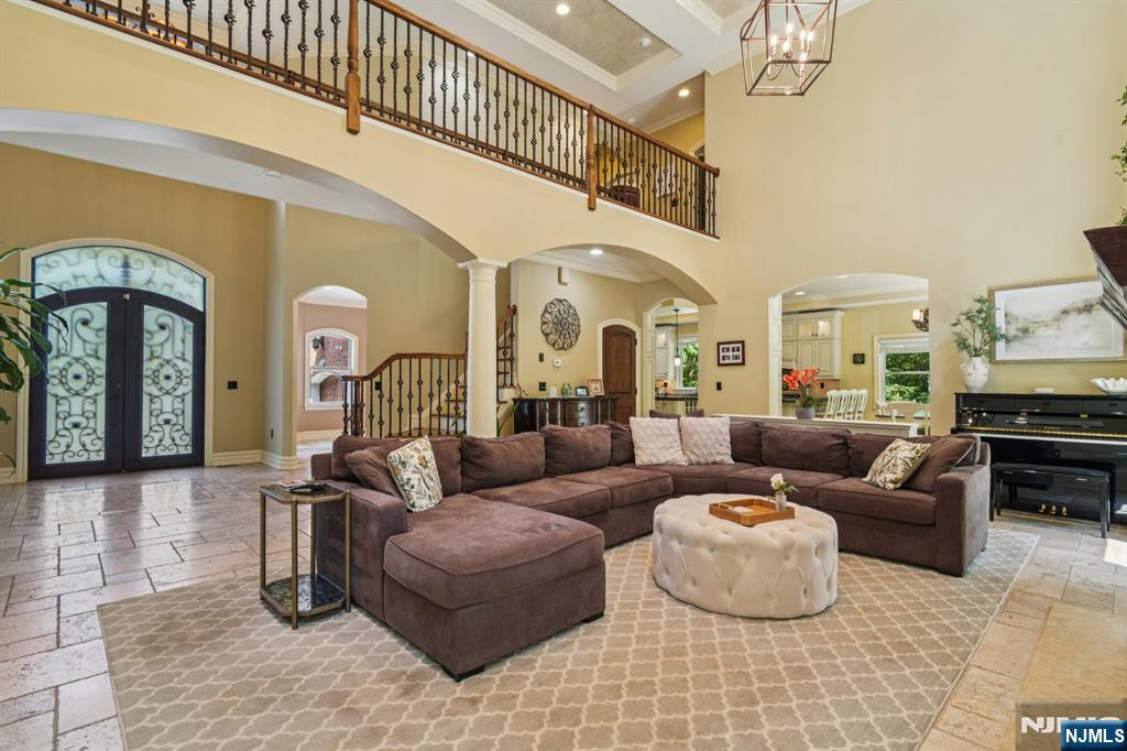Oakland, New Jersey, 07436, United States, 5 Bedrooms Bedrooms, ,5 BathroomsBathrooms,Residential,For Sale,1907323