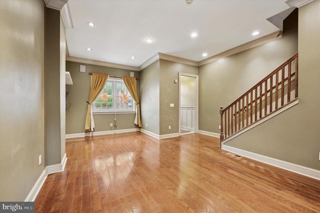 Philadelphia, Pennsylvania, 19125, United States, 4 Bedrooms Bedrooms, ,3 BathroomsBathrooms,Residential,For Sale,1836902