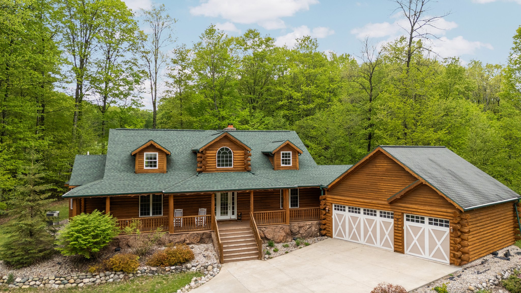 Bellaire, Michigan, 49615, United States, 5 Bedrooms Bedrooms, ,4 BathroomsBathrooms,Residential,For Sale,1826987