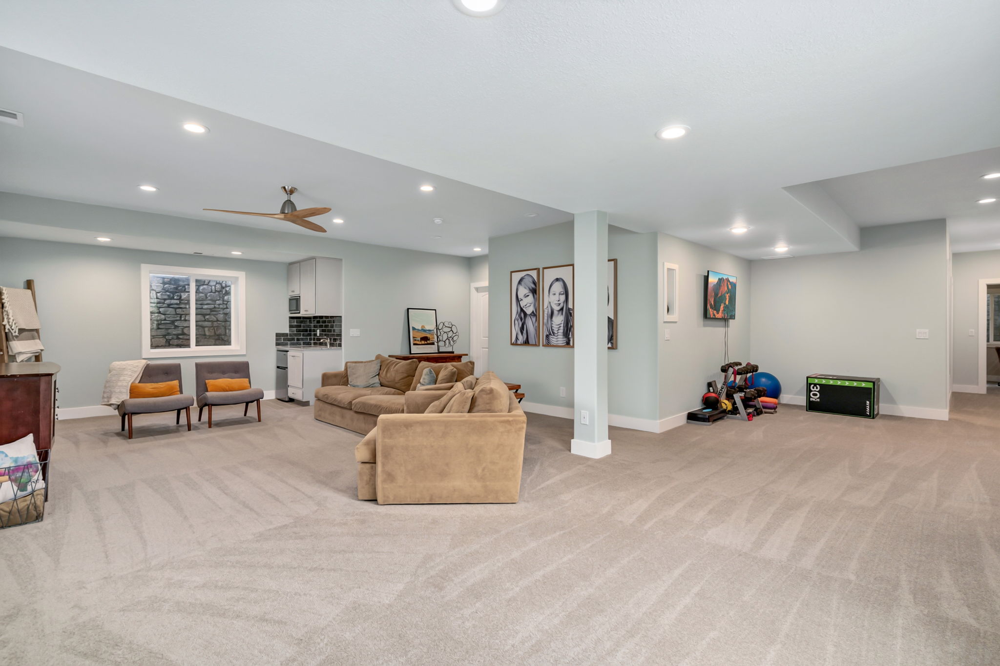  Great 2 Story With Main Floor Master Located Between Raindance and Pelican Lakes - 物件實景