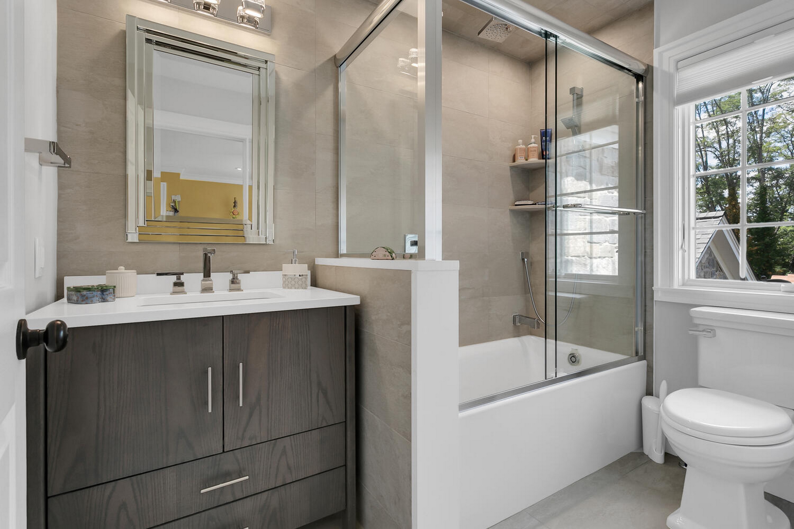  3 Bretwood Dr N - 物件實景