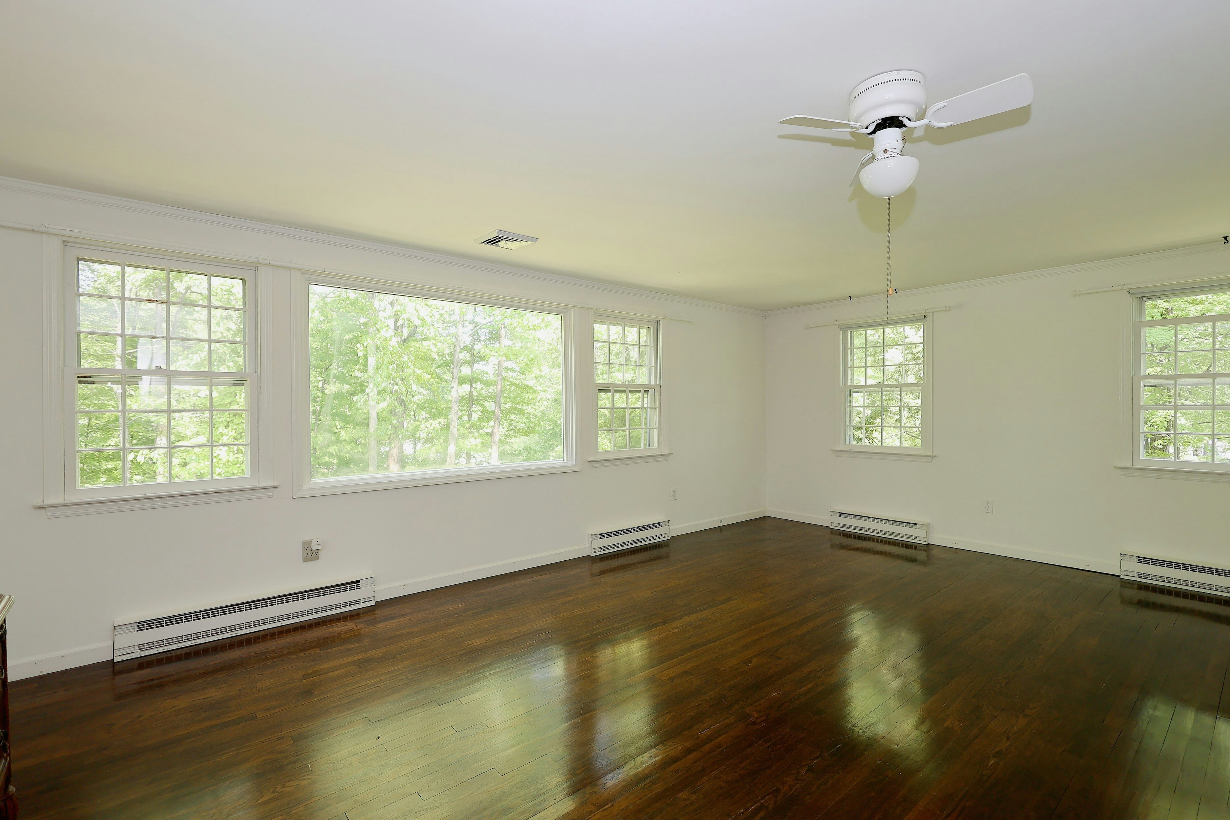  Classic New England Colonial - 物件實景