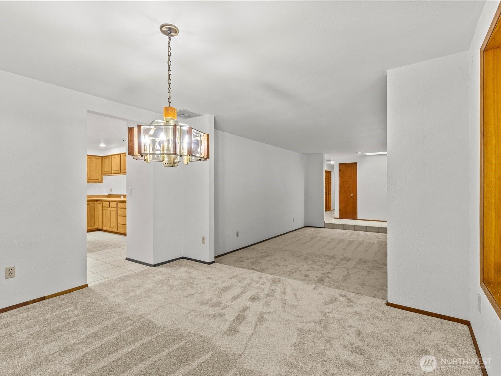 KENT, Washington, 98042, United States, 4 Bedrooms Bedrooms, ,3 BathroomsBathrooms,Residential,For Sale,2001779