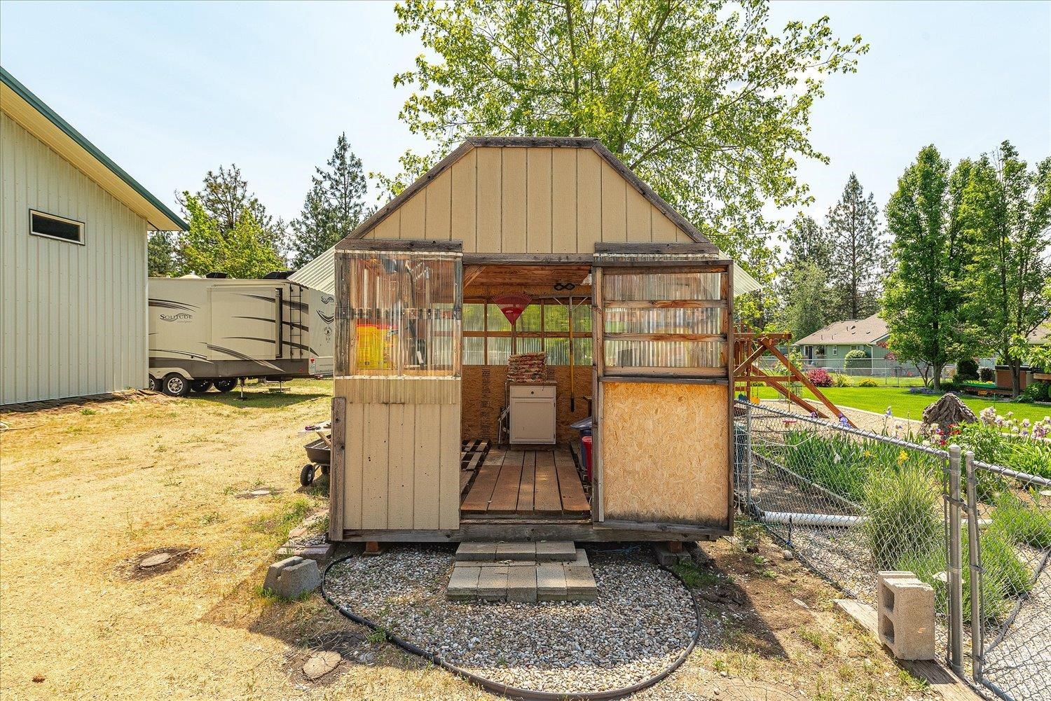 Nine Mile Falls, Washington, 99026, United States, 5 Bedrooms Bedrooms, ,3 BathroomsBathrooms,Residential,For Sale,1979574