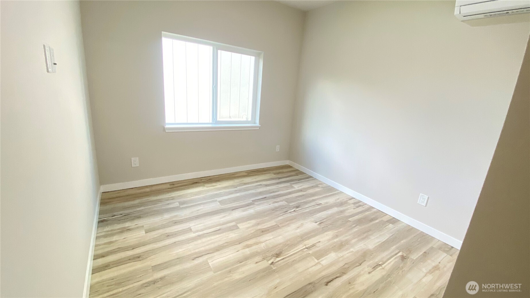 Tacoma, Washington, 98409, United States, 4 Bedrooms Bedrooms, ,3 BathroomsBathrooms,Residential,For Sale,2037801