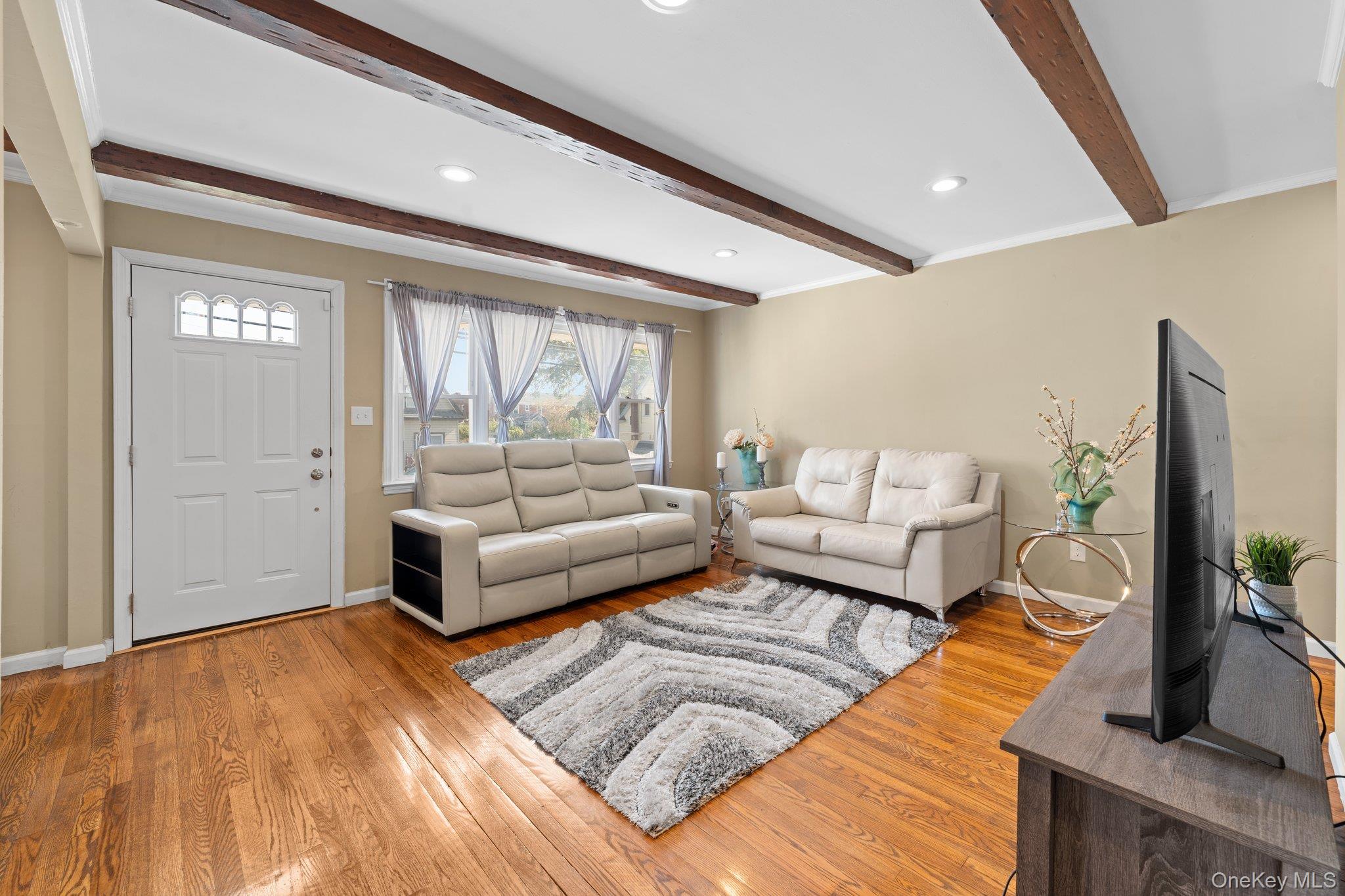 Freeport, New York, 11520, United States, 4 Bedrooms Bedrooms, ,2 BathroomsBathrooms,Residential,For Sale,1981047