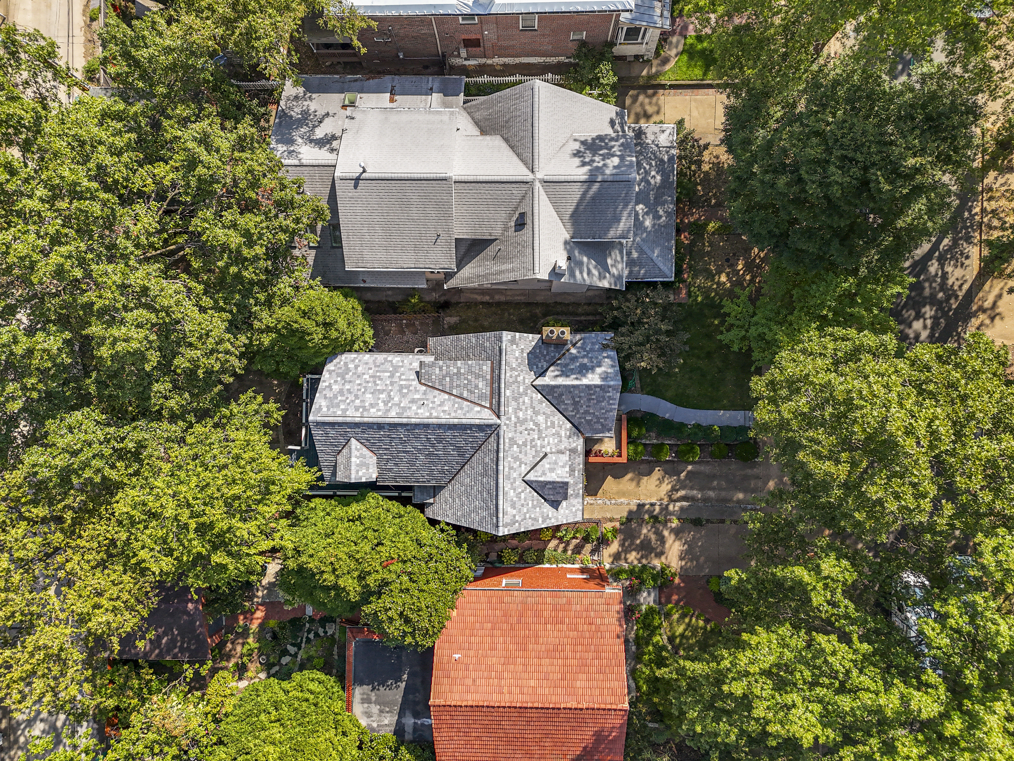  Timelessly Restored Bungalow in Hi-Pointe DeMun - 物件實景