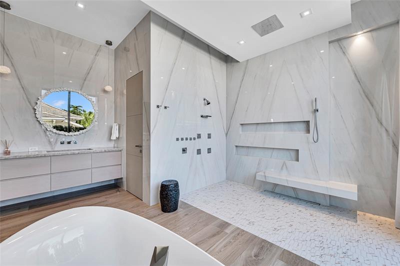 Fort Lauderdale, Florida, 33301, United States, 5 Bedrooms Bedrooms, ,8 BathroomsBathrooms,Residential,For Sale,1971363