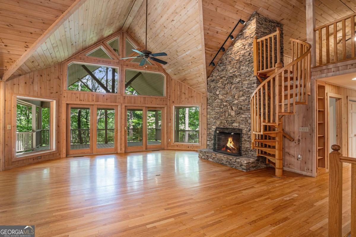 Ellijay, Georgia, 30536, United States, 4 Bedrooms Bedrooms, ,4 BathroomsBathrooms,Residential,For Sale,1888525