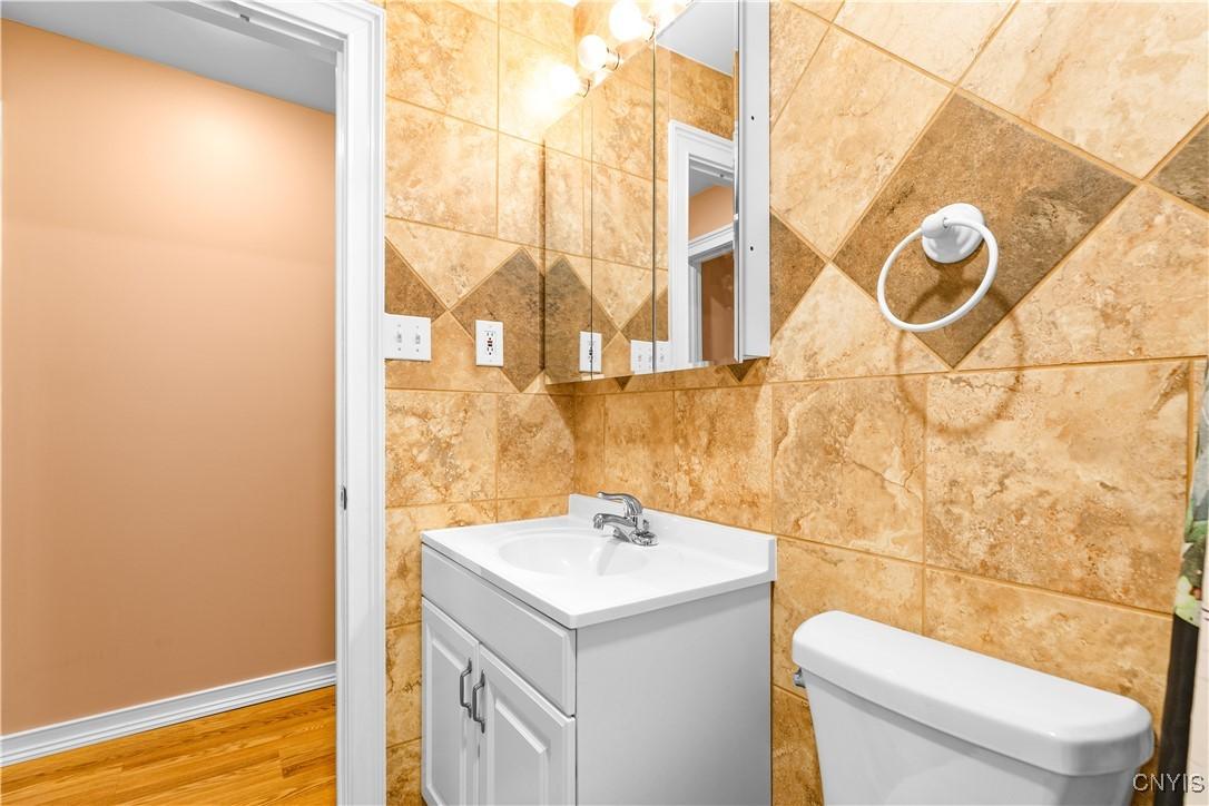 Deerfield, New York, 13502, United States, 6 Bedrooms Bedrooms, ,4 BathroomsBathrooms,Residential,For Sale,1971402