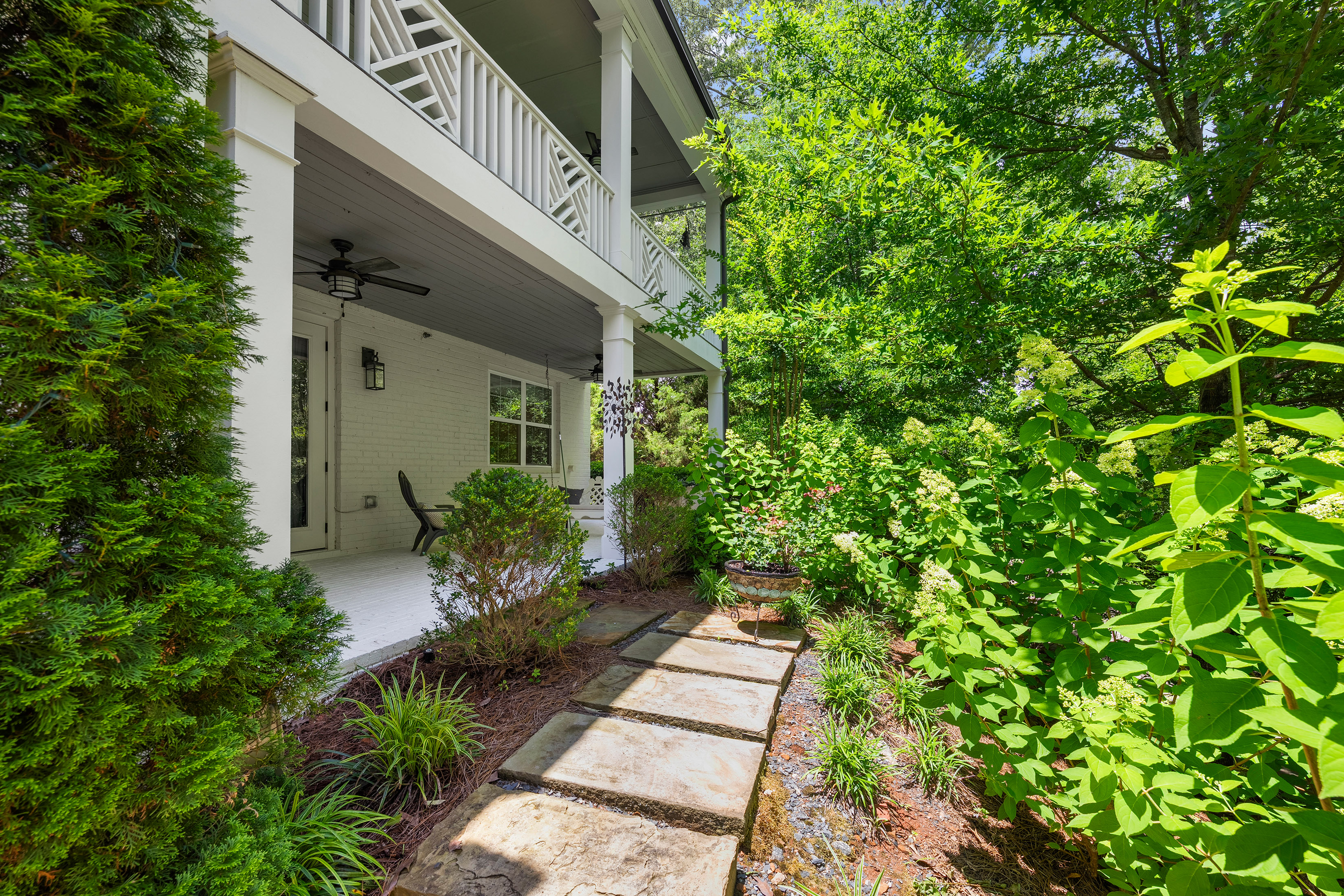 Ideally Positioned in Midwick, One of Alpharetta