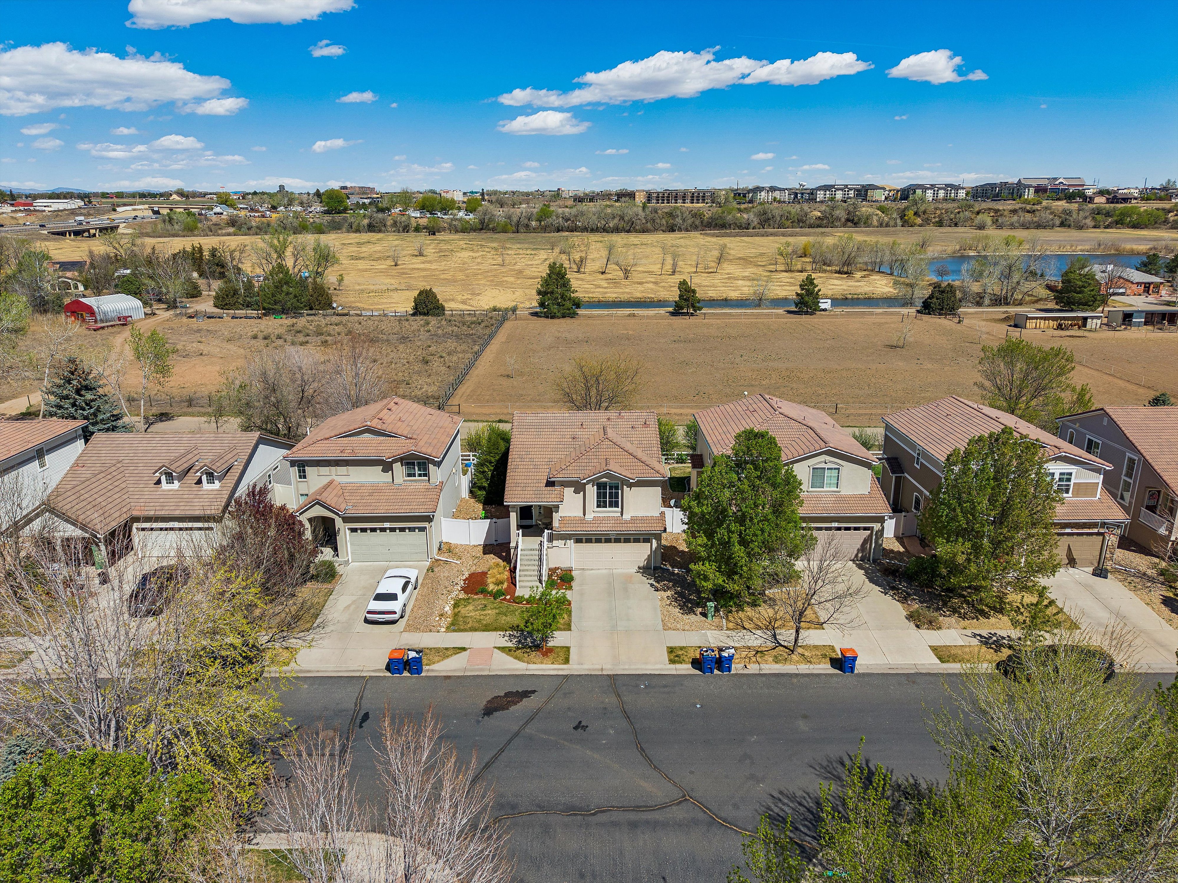  Beautifully Maintained Home Backing to Open Space with Peaceful Views - 物件實景
