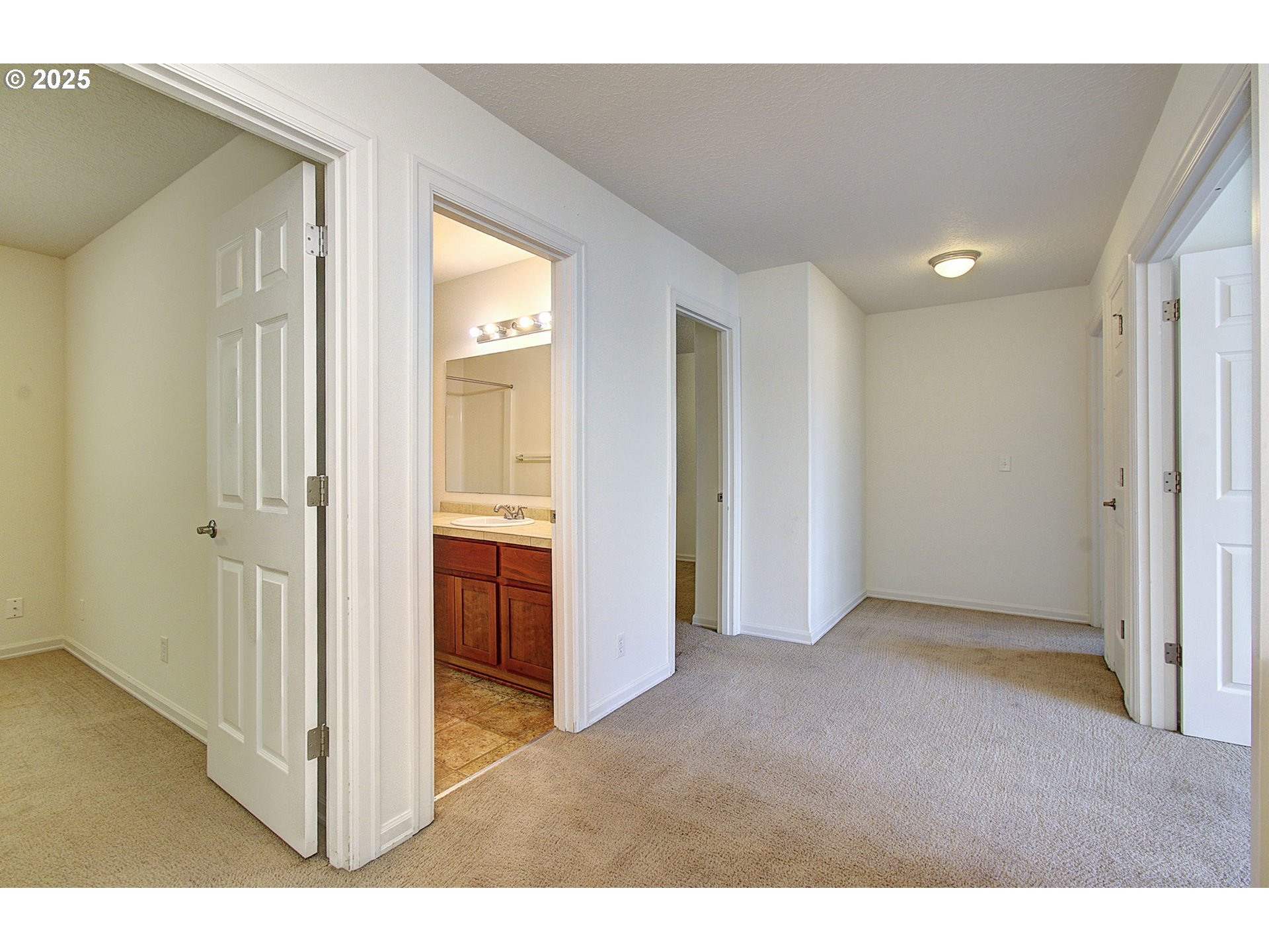 Washougal, Washington, 98671, United States, 3 Bedrooms Bedrooms, ,2 BathroomsBathrooms,Residential,For Sale,1890933