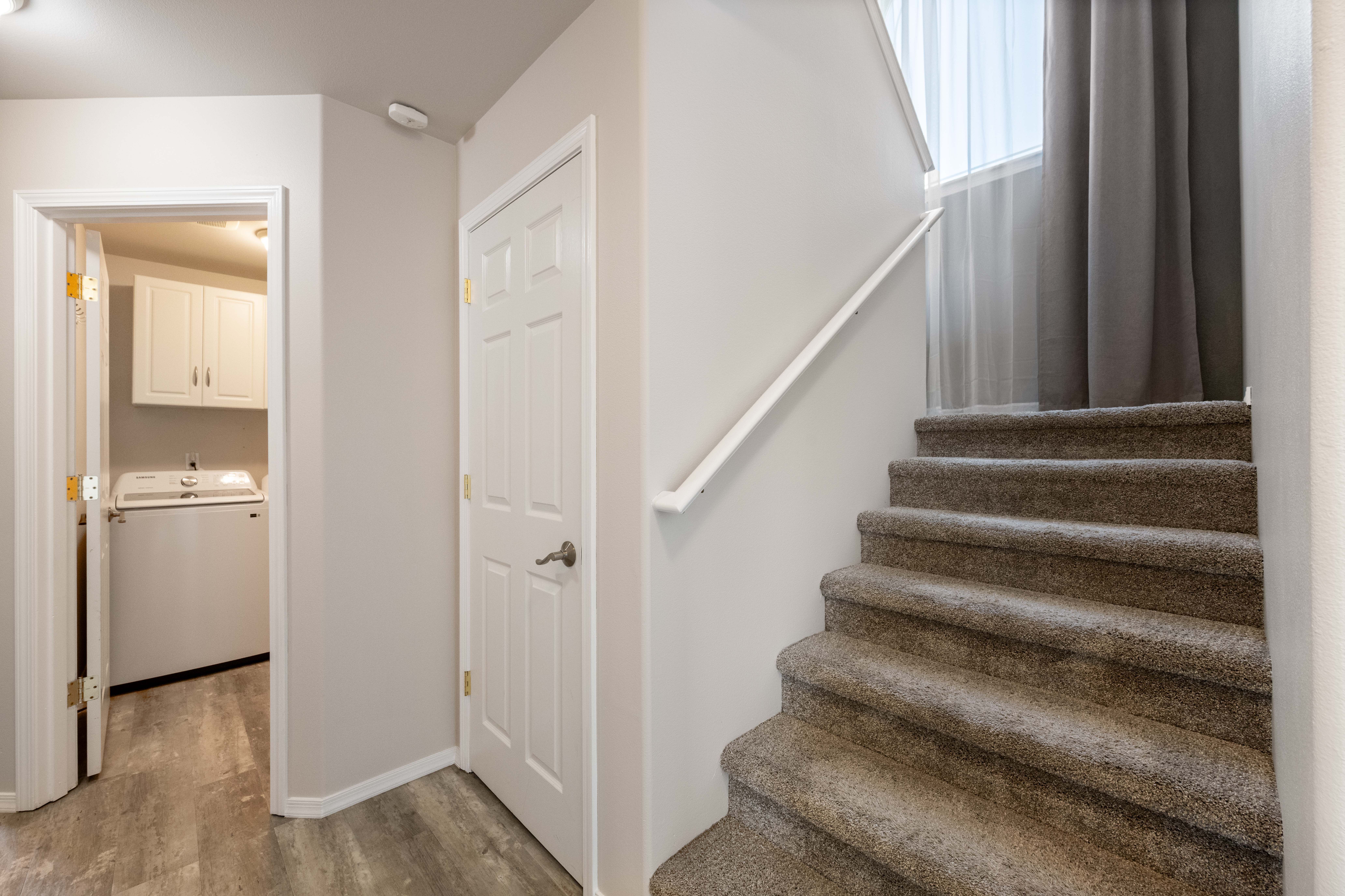  4+ Bedrooms with 3 car garage in Creekstone - 物件實景