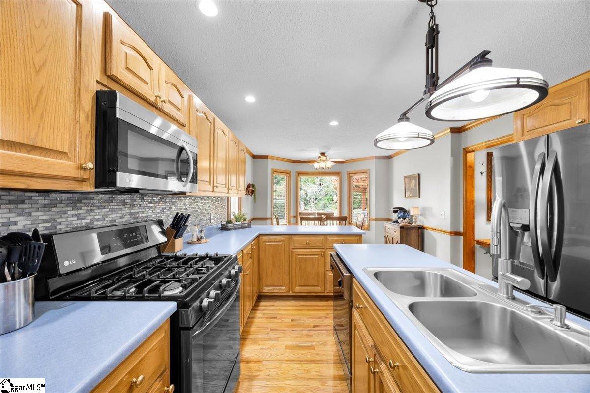 Greenville, South Carolina, 29617, United States, 4 Bedrooms Bedrooms, ,3 BathroomsBathrooms,Residential,For Sale,1955283