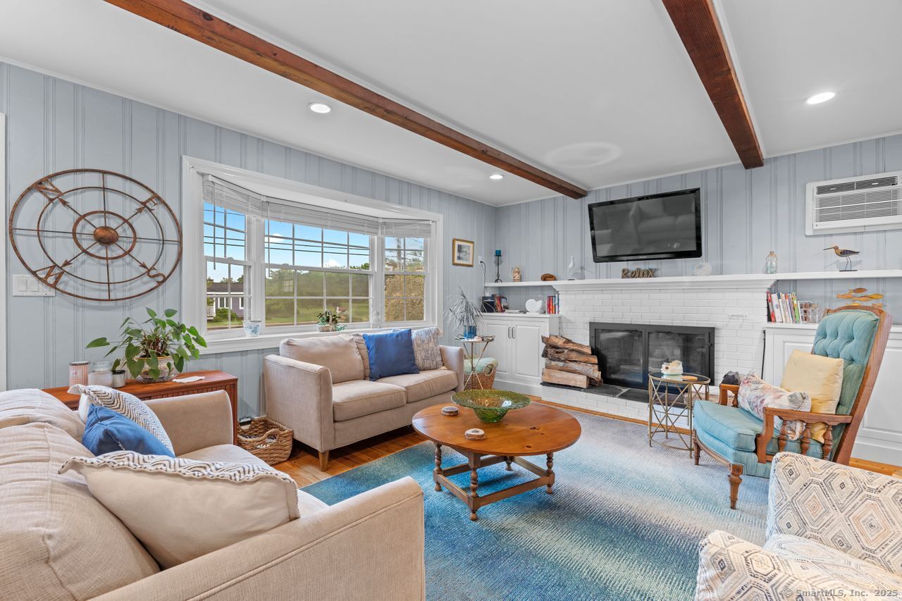 Guilford, Connecticut, 06437, United States, 3 Bedrooms Bedrooms, ,2 BathroomsBathrooms,Residential,For Sale,1906162